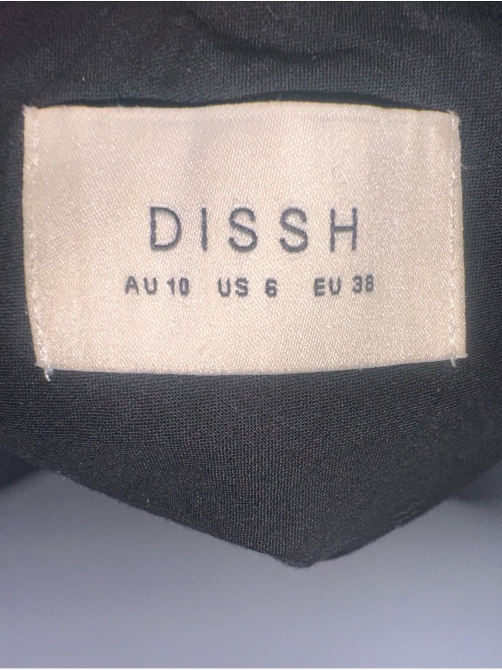 DISSH
Addison Linen Asymmetrical Top Size 6 - Picture 7 of 9